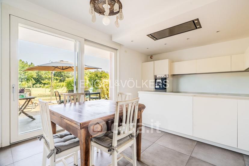 Villa in Via Alessandro Volta 22 — foto 41 di 44