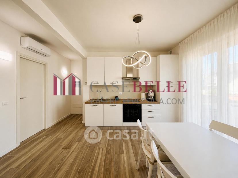 Trilocale in Via Umberto Giordano 55041 — foto 15 di 33