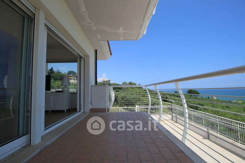 Villa in Contrada San Silvestro — foto 22 di 45