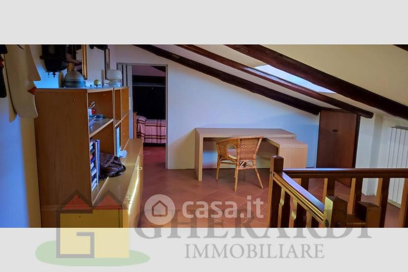 Stanza in Via Voltacasotto 1 — foto 2 di 13