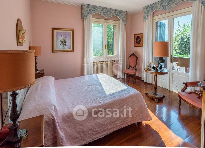 Villa in Via U. Foscolo 16 — foto 13 di 31