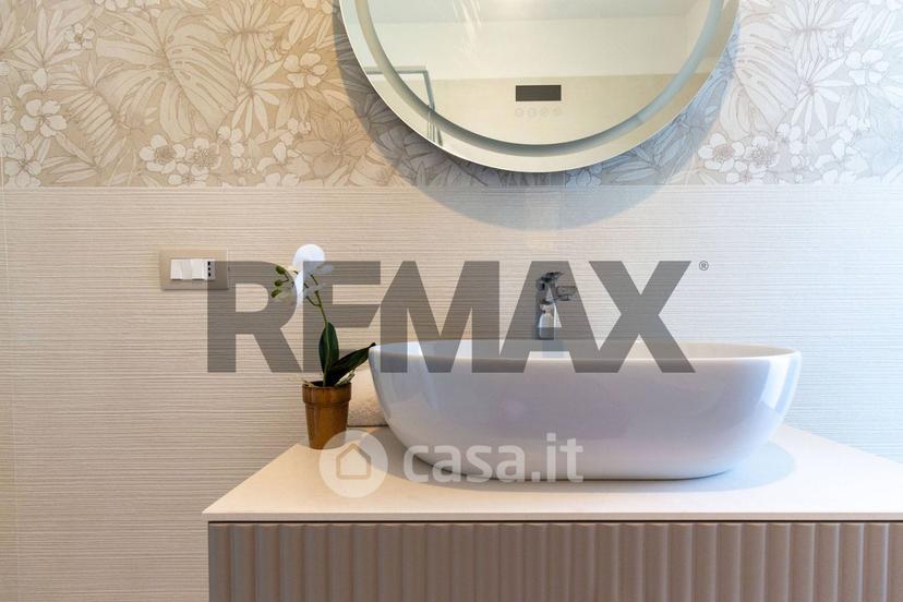 Quadrilocale in Via dei Giunchi 11 — foto 4 di 39