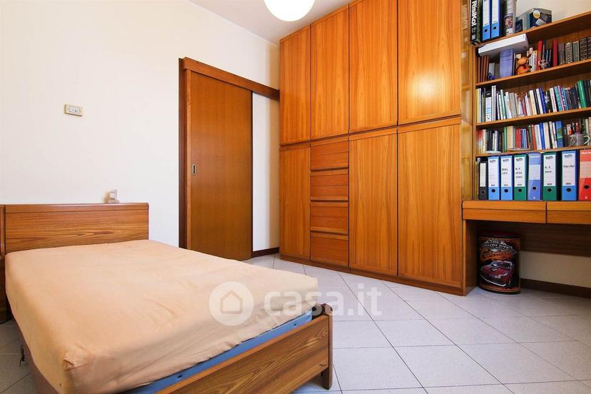 Villa in Via Enrico Fermi 9 — foto 24 di 45