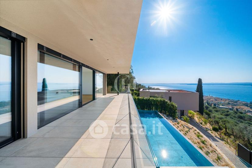 Villa in Via Gioacchino Rossini — foto 2 di 41