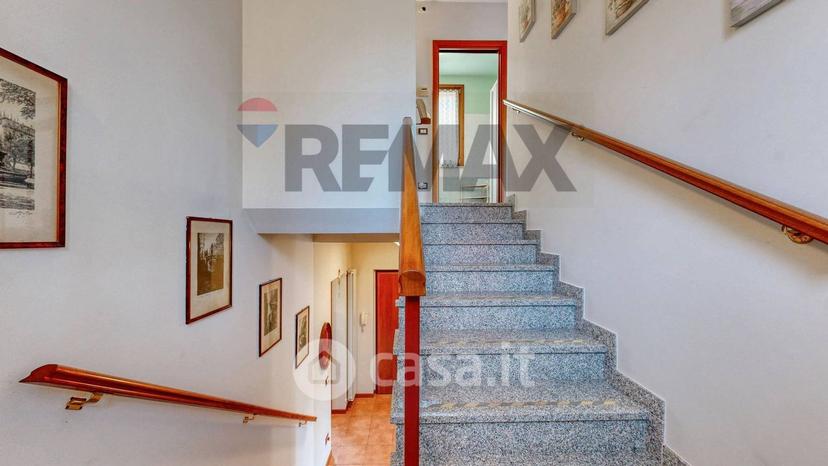 Villa in Via Fratelli Rosselli — foto 14 di 74