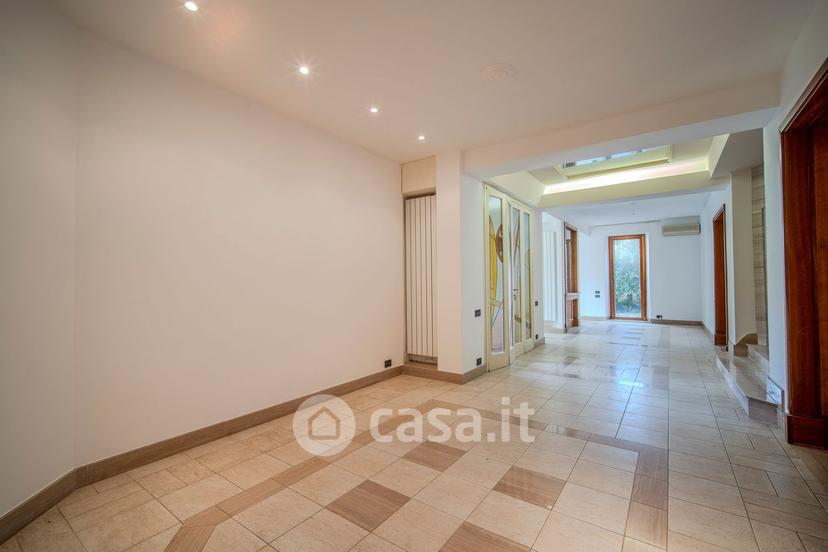 Villa in Via Amerigo Vespucci — foto 21 di 43