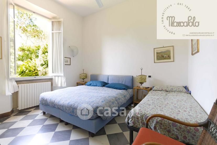 Villa in Via C. Cavour 1 — foto 28 di 31