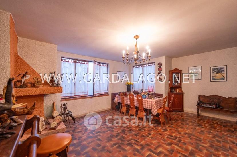 Villa in Via Carlo G. Battistoli — foto 4 di 37