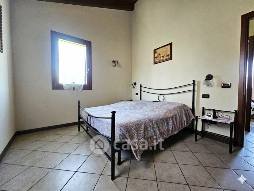 Villa in Via Martiri della Libertà — foto 5 di 19