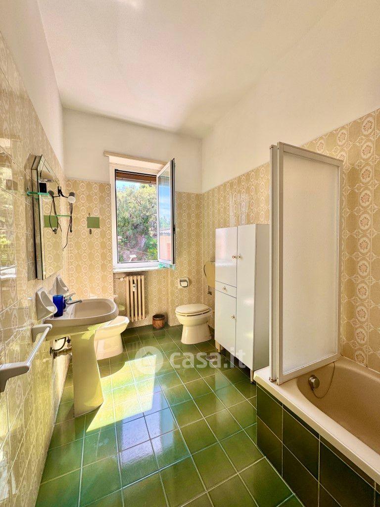 Quadrilocale in Via Ivanoe Amoretti 42 — foto 33 di 34