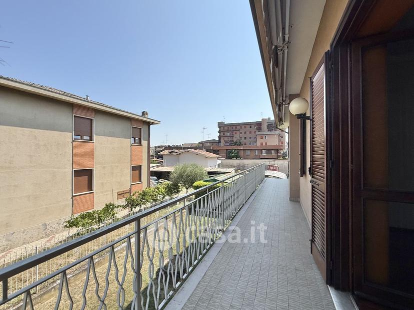 Villa in Via Luigi Barbieri 72 — foto 9 di 57