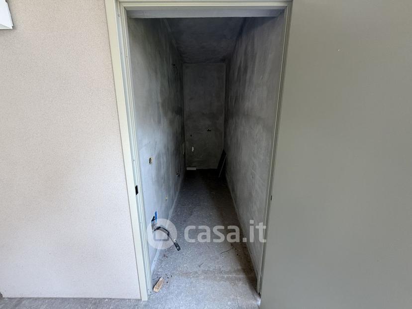 Trilocale in Via Alessandro Manzoni 5 — foto 18 di 28