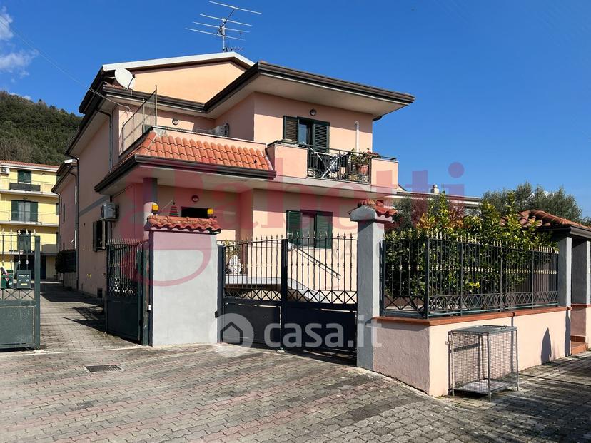 Villa in Via Vigne Vecchie — foto 22 di 49