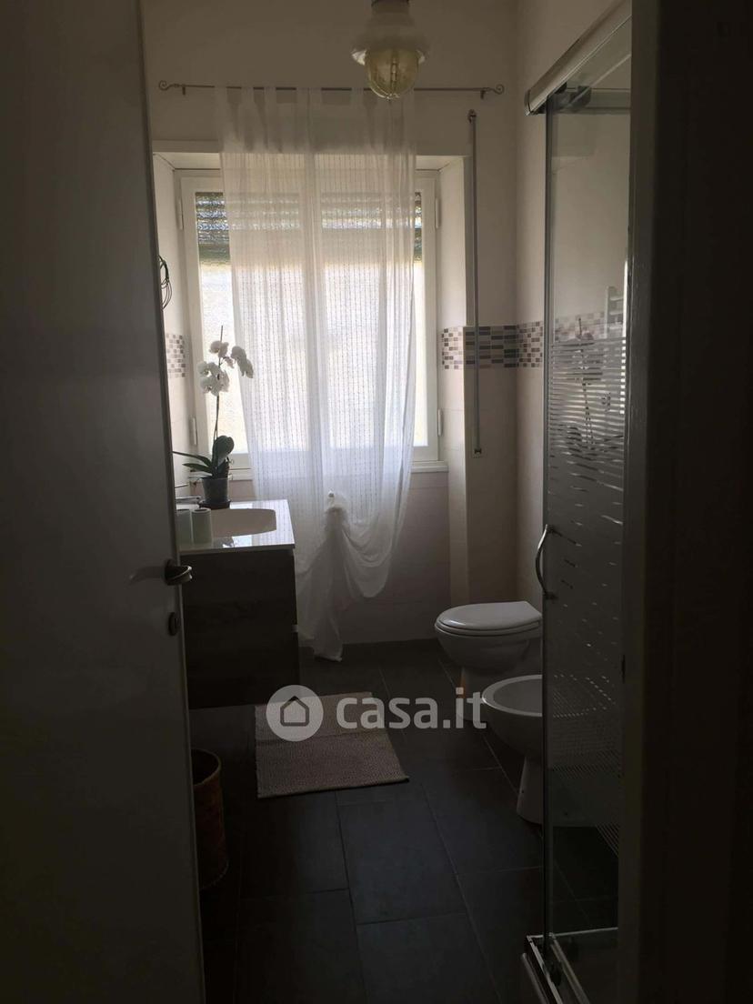 Stanza in Via dell'Aquila Reale — foto 10 di 20