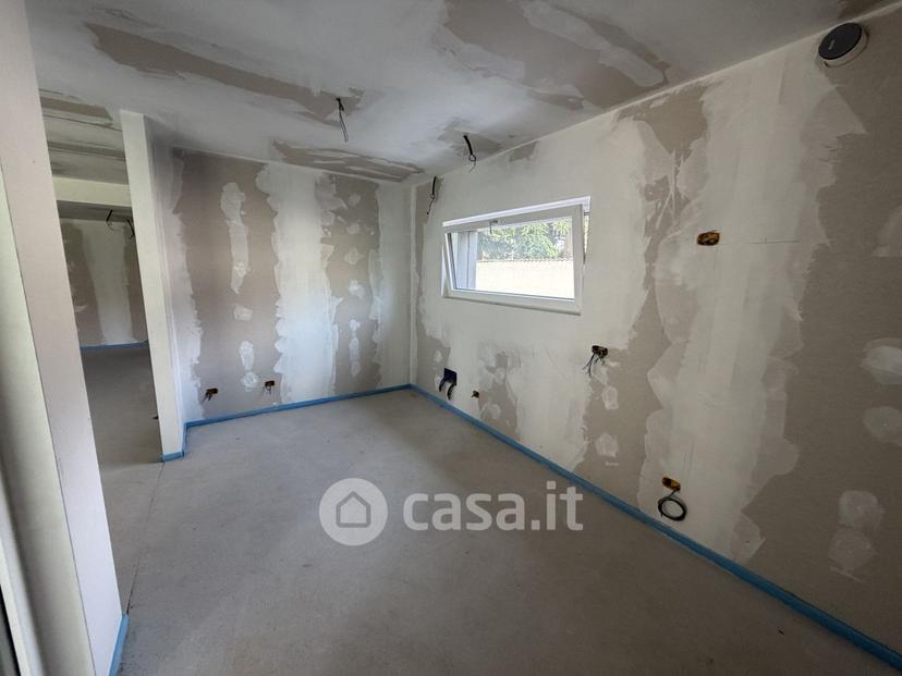 Trilocale in Via Alessandro Manzoni 5 — foto 9 di 28