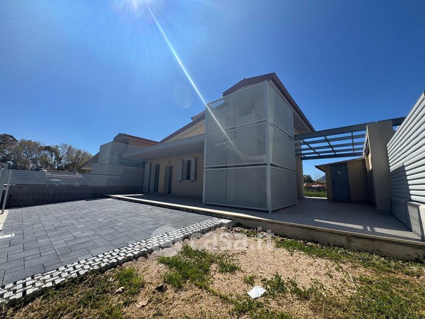 Villa in Via Terracina 58 — foto 2 di 61