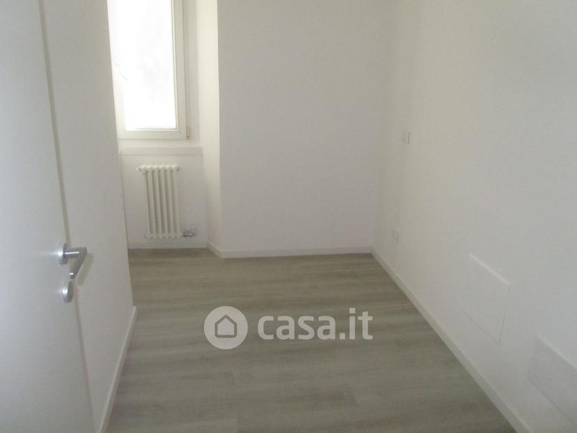 Trilocale in Via Monte Nero 26 — foto 26 di 29