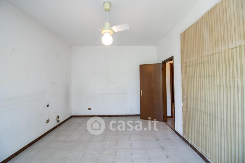 Appartamento in Via Volturno 80 — foto 34 di 43