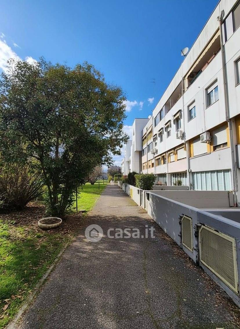 Bilocale in Via Vasco Zappaterra 36 — foto 31 di 40
