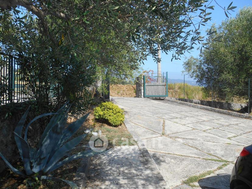 Trilocale in Via Altieri 14 — foto 11 di 33