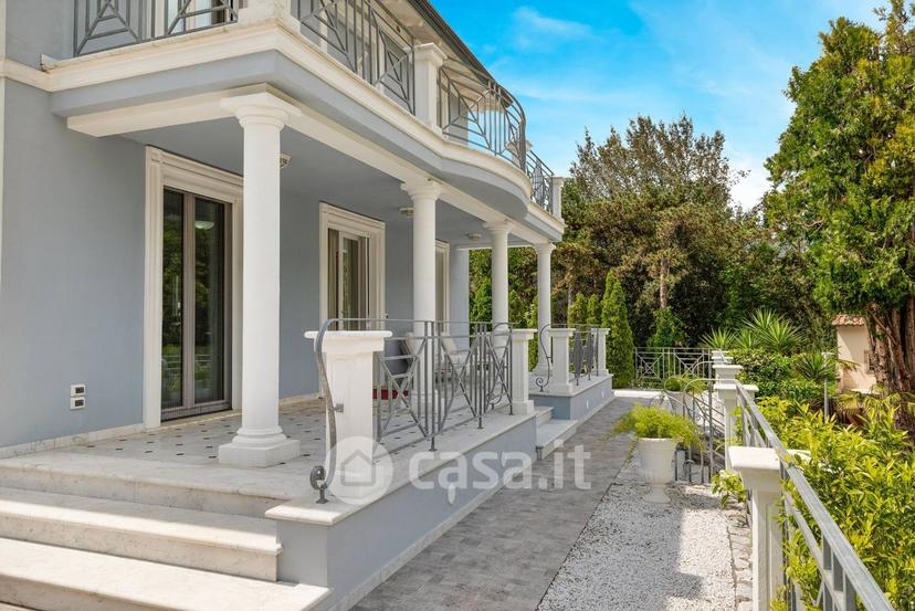 Villa in Via di Rosi 1056 — foto 30 di 52