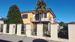 Villa in Via dei Certosini 8