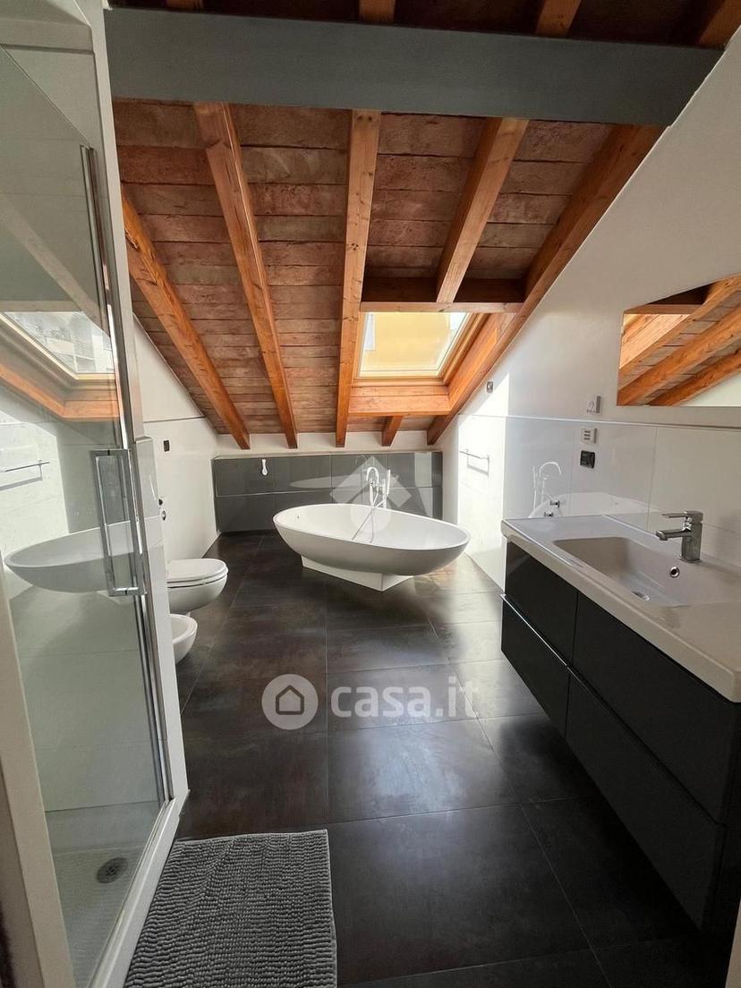 Trilocale in Via Francesco Crispi 5 — foto 6 di 12
