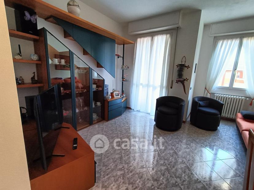 Quadrilocale in Via A. Poliziano 2 — foto 4 di 33