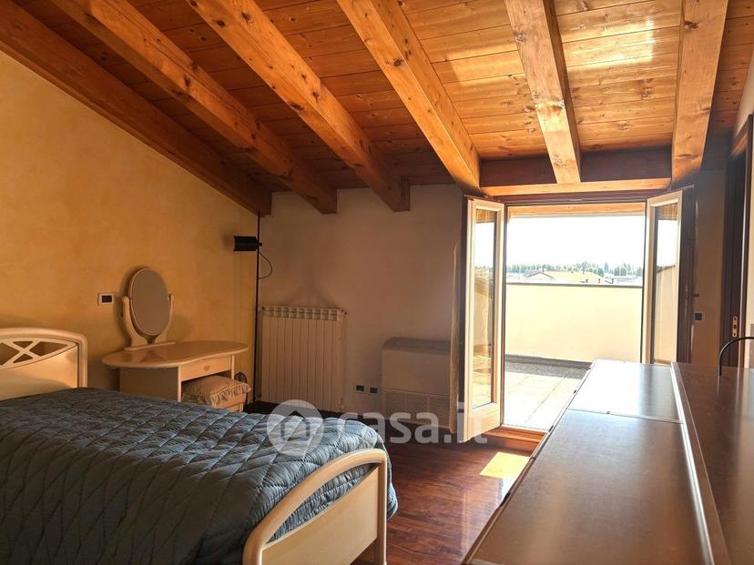 Trilocale in Via Aquileia — foto 22 di 30