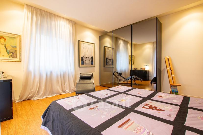 Trilocale in Via Fratelli Bronzetti 16 — foto 19 di 54