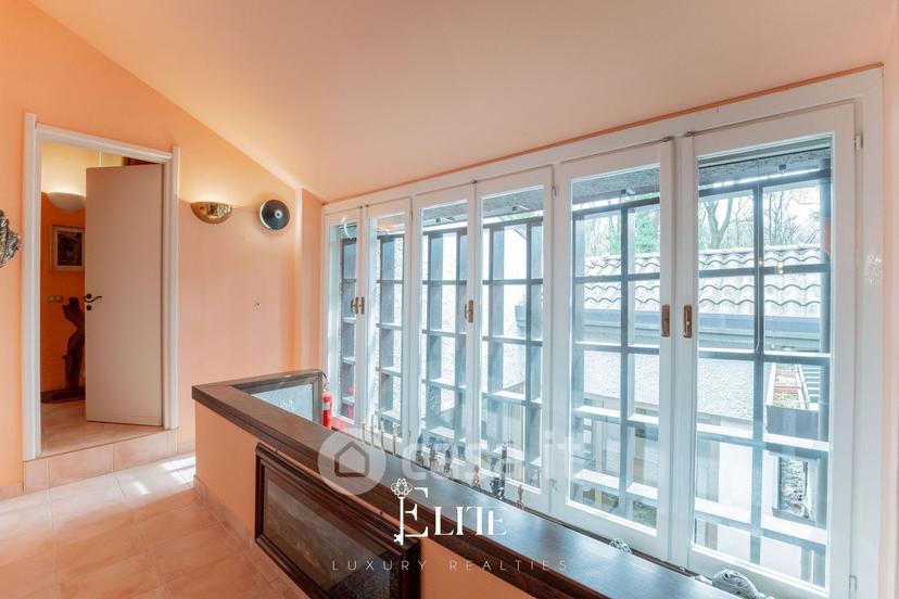 Villa in Via Luigi Cadorna 1800 — foto 42 di 42
