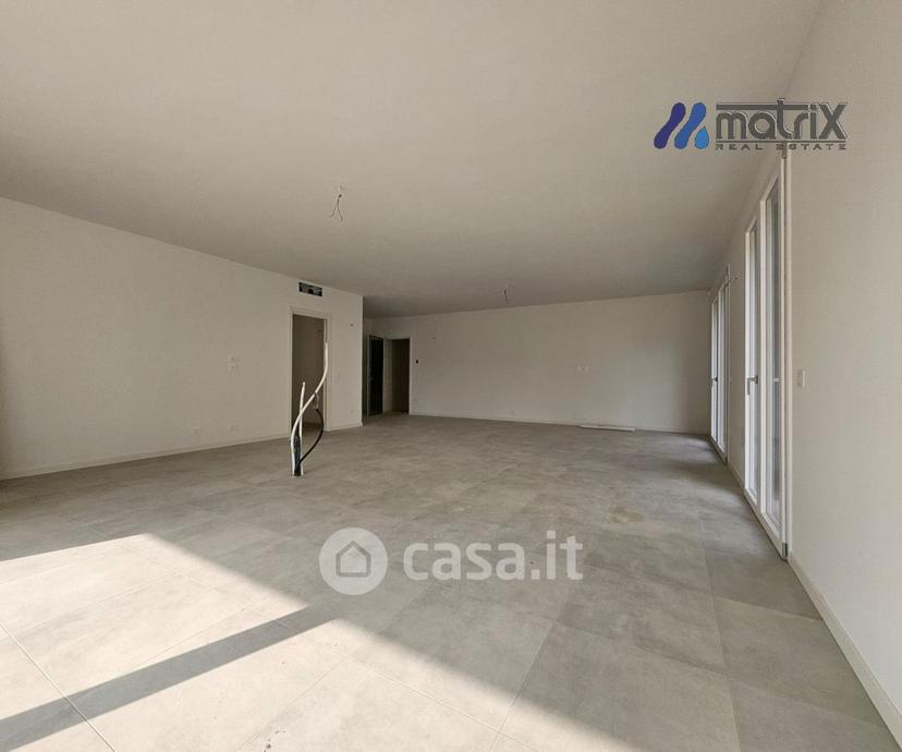 Appartamento in Via Argine Sinistro — foto 9 di 34