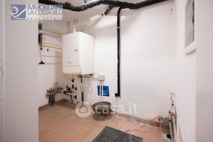 Villa in Via Alessandro Manzoni — foto 2 di 53