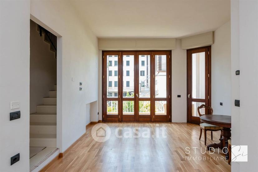 Villa in Viale Libertà — foto 6 di 48