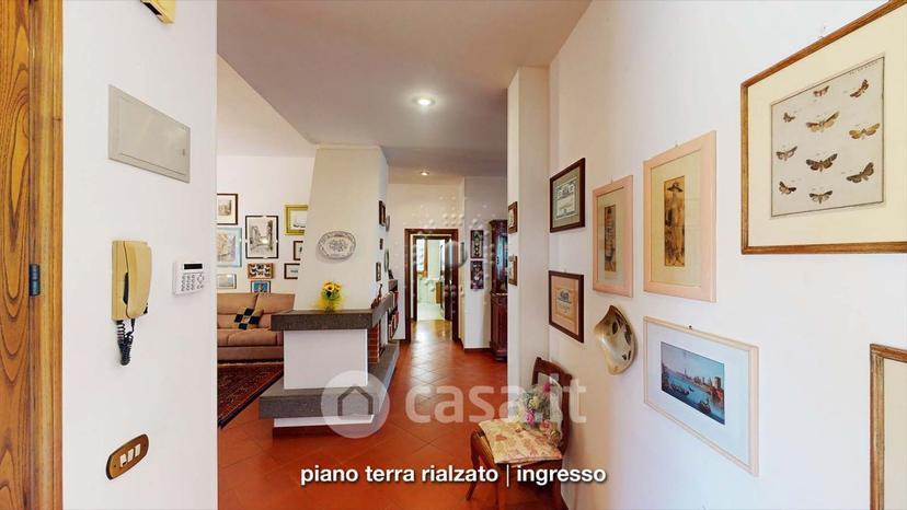 Villa in Via Arno 10 — foto 36 di 64