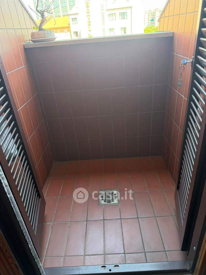 Trilocale in Via Bruno Buozzi 56 — foto 20 di 45