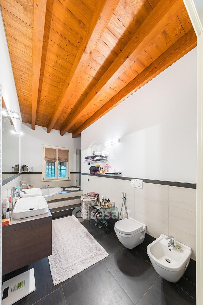 Villa in Via Sirmione 1 — foto 4 di 33