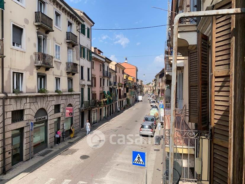 Trilocale in Via S. Nazaro 69 — foto 13 di 33