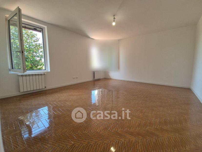Villa in Via Bredazzane — foto 13 di 26