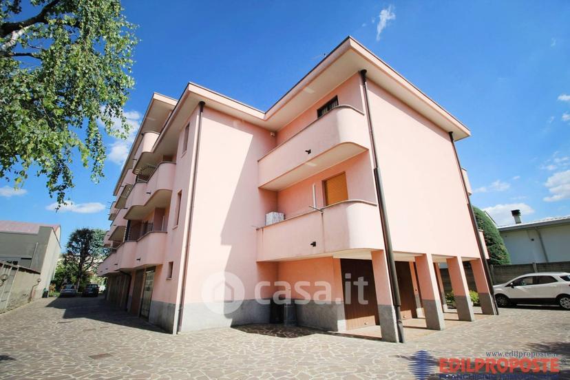 Trilocale in Via Como — foto 18 di 23