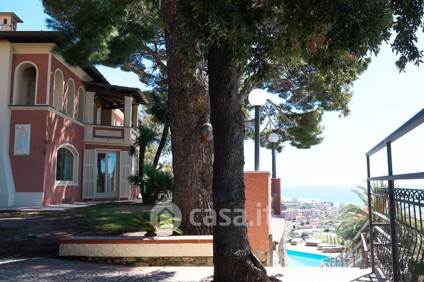 Villa in Roma 10 — foto 30 di 89