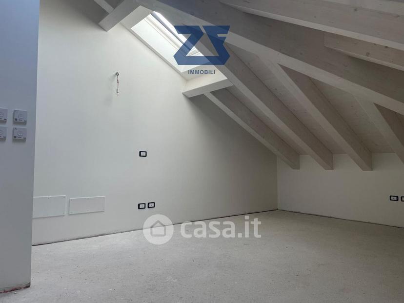 Trilocale in Via San Pio X — foto 20 di 35