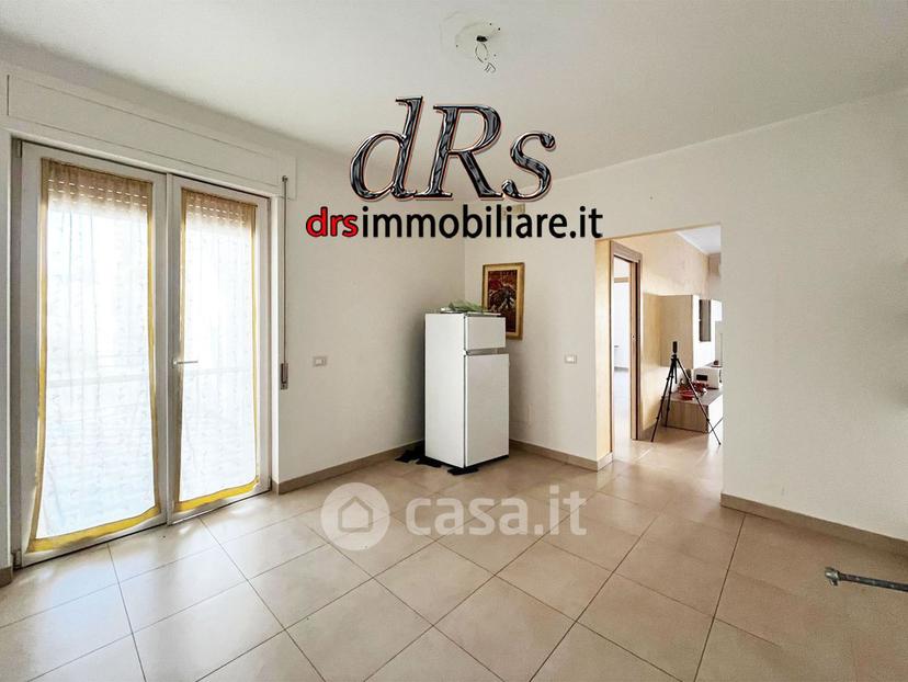 Quadrilocale in Via Umbria — foto 32 di 37