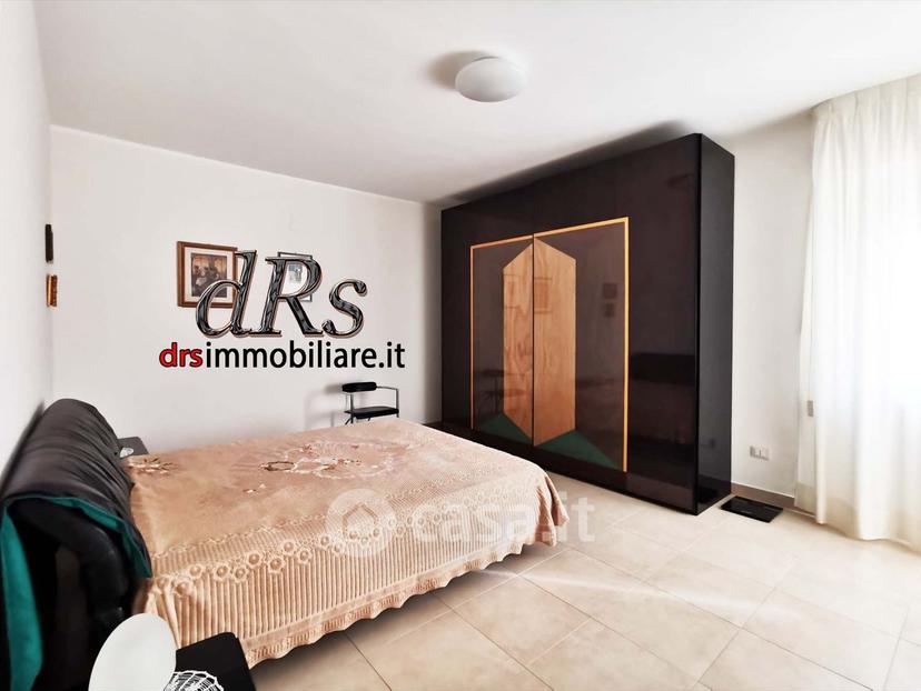 Quadrilocale in Via Umbria — foto 23 di 37