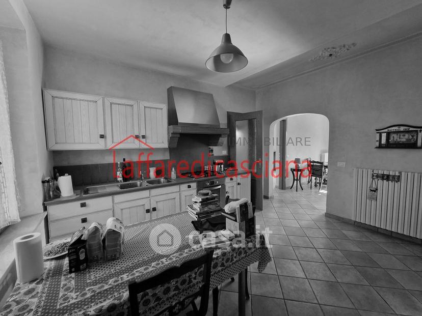 Appartamento in Via Ugo Foscolo — foto 27 di 30