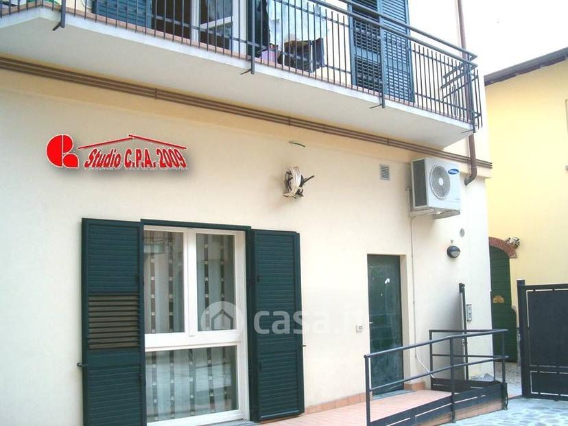 Trilocale in Via Alessandro Manzoni 10 — foto 21 di 45