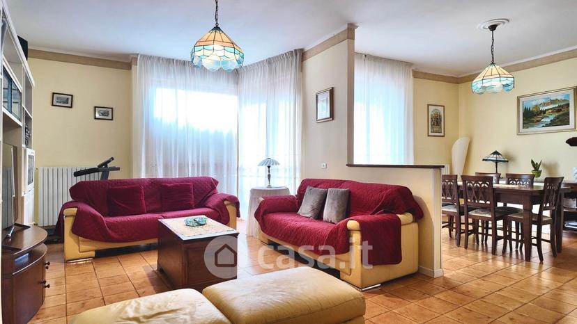 Trilocale in Via Michelangelo 122 — foto 8 di 41