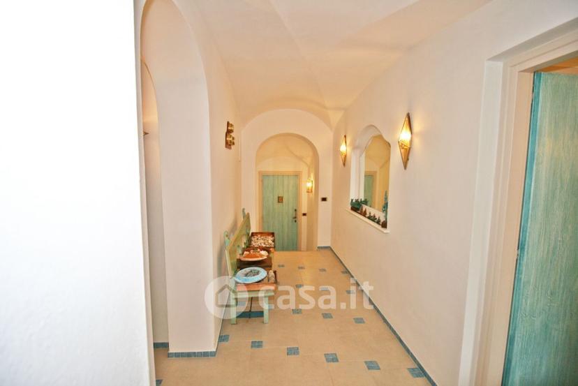 Trilocale in Via dei Velieri 5 — foto 9 di 55
