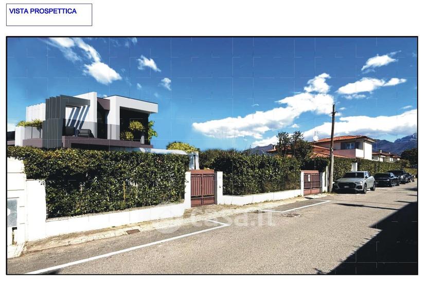 Villa in Via Piave 44
