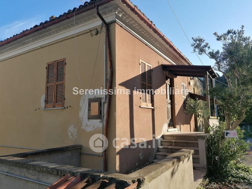 Villa in Via La Rocca — foto 4 di 25
